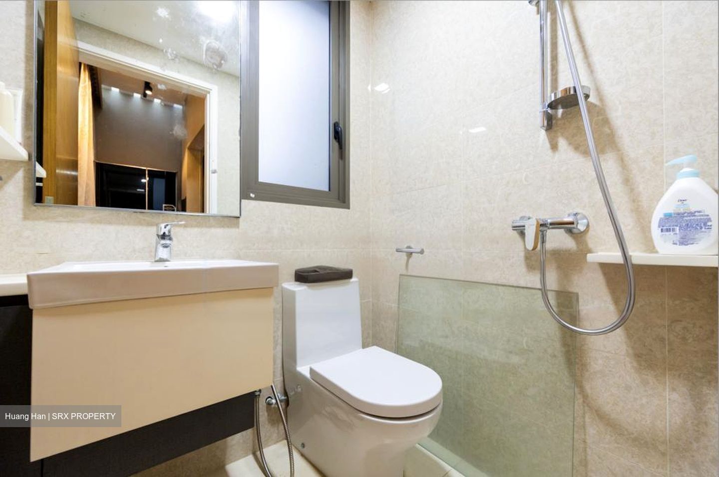 Kovan Regency (D19), Terrace #462840421